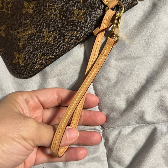 Louis Vuitton Monogram Nevderfull Wristlet - Picture 4 of 8